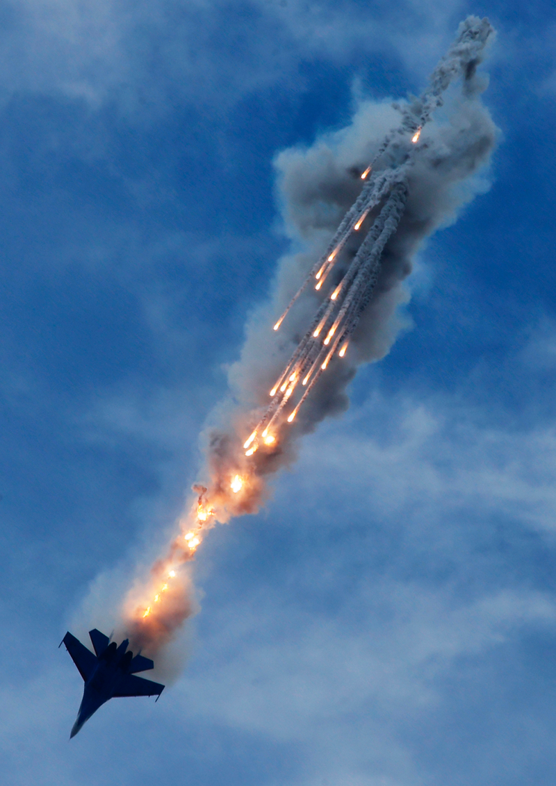 Illustration for article titled Maniobras inverosímiles a bordo del caza ruso Su-27